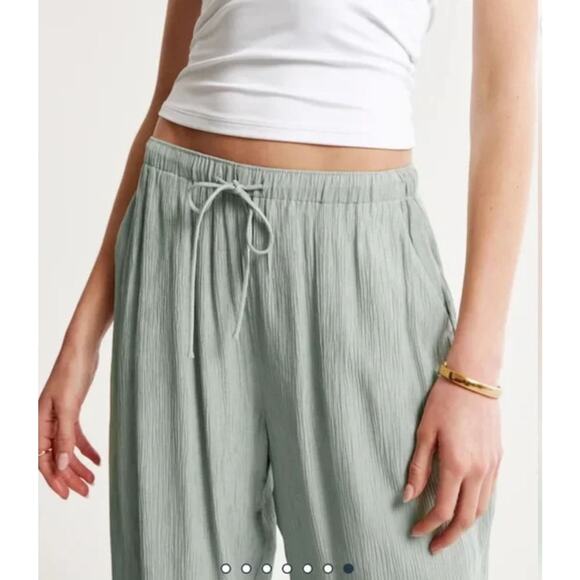 NWT Abercrombie & Fitch Crinkle Textured Pull-On Wide Leg Pant Medium Tall Green - Picture 8 of 9
